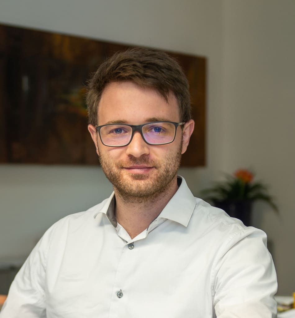 dr. lorenz kirschner